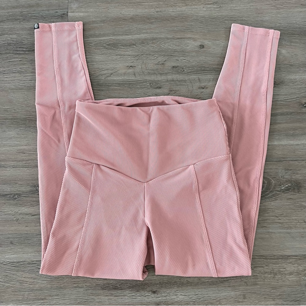 Onzie Ribbed Sweetheart Midi Leggings - Picture 6 of 14